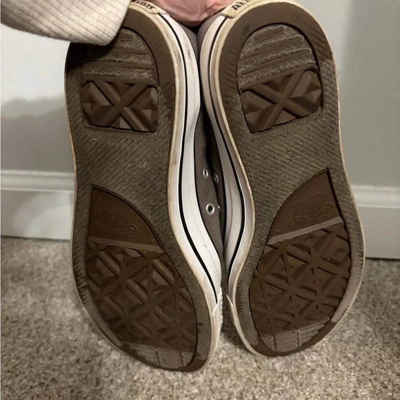 Converse Gray Sneakers - Picture 4 of 4